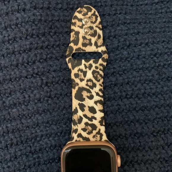 Cheetah Print Apple Watch Band - Picture 5 of 17